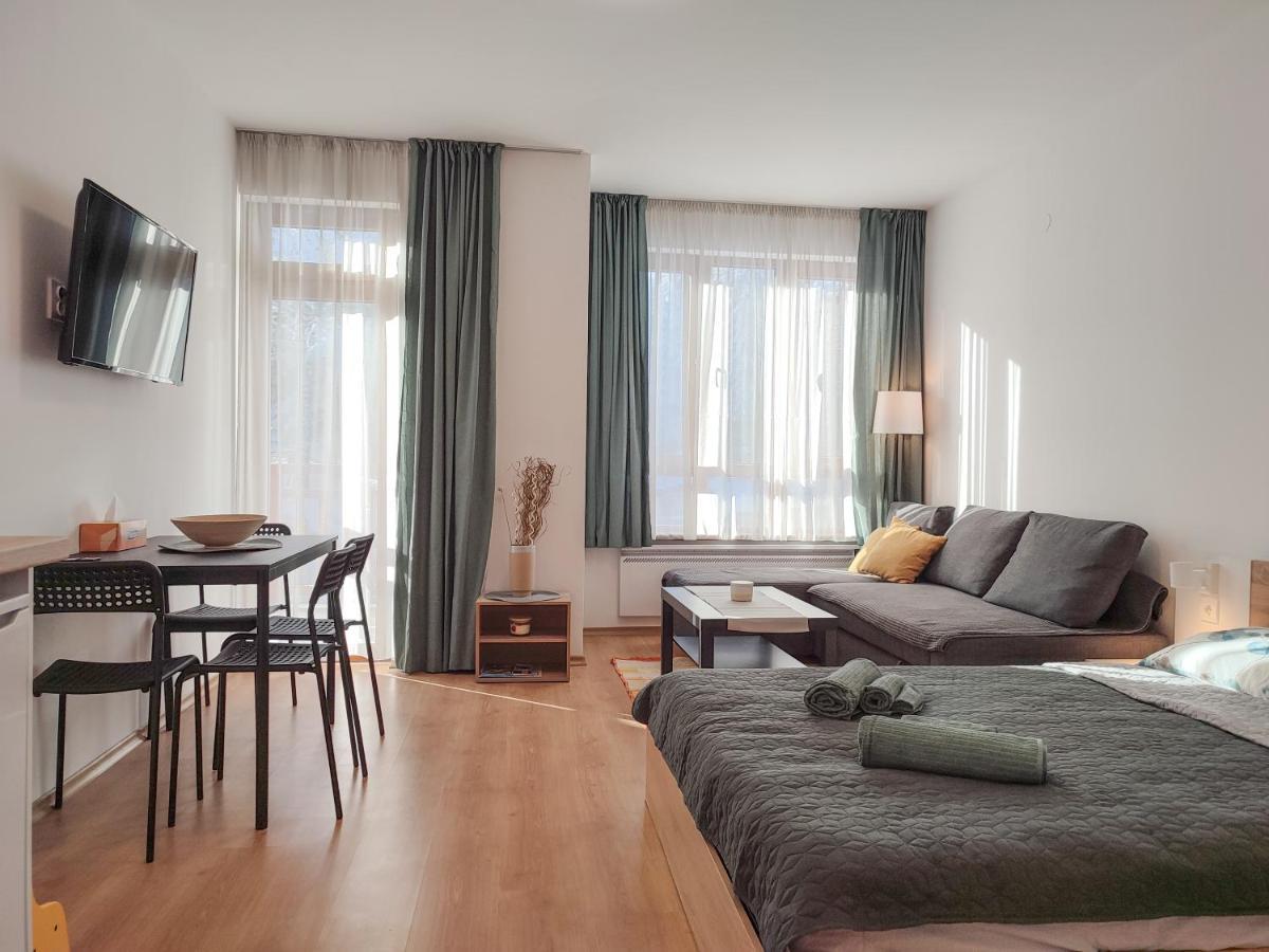 Studios And Apartments - Semiramida Gardens ボロヴェッツ エクステリア 写真