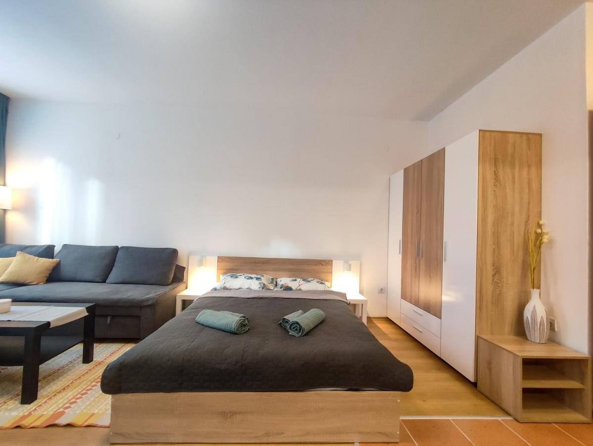 Studios And Apartments - Semiramida Gardens ボロヴェッツ エクステリア 写真